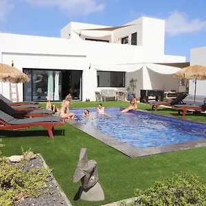 Bed & Breakfast Koa - Riders Surf N Bike, Roque